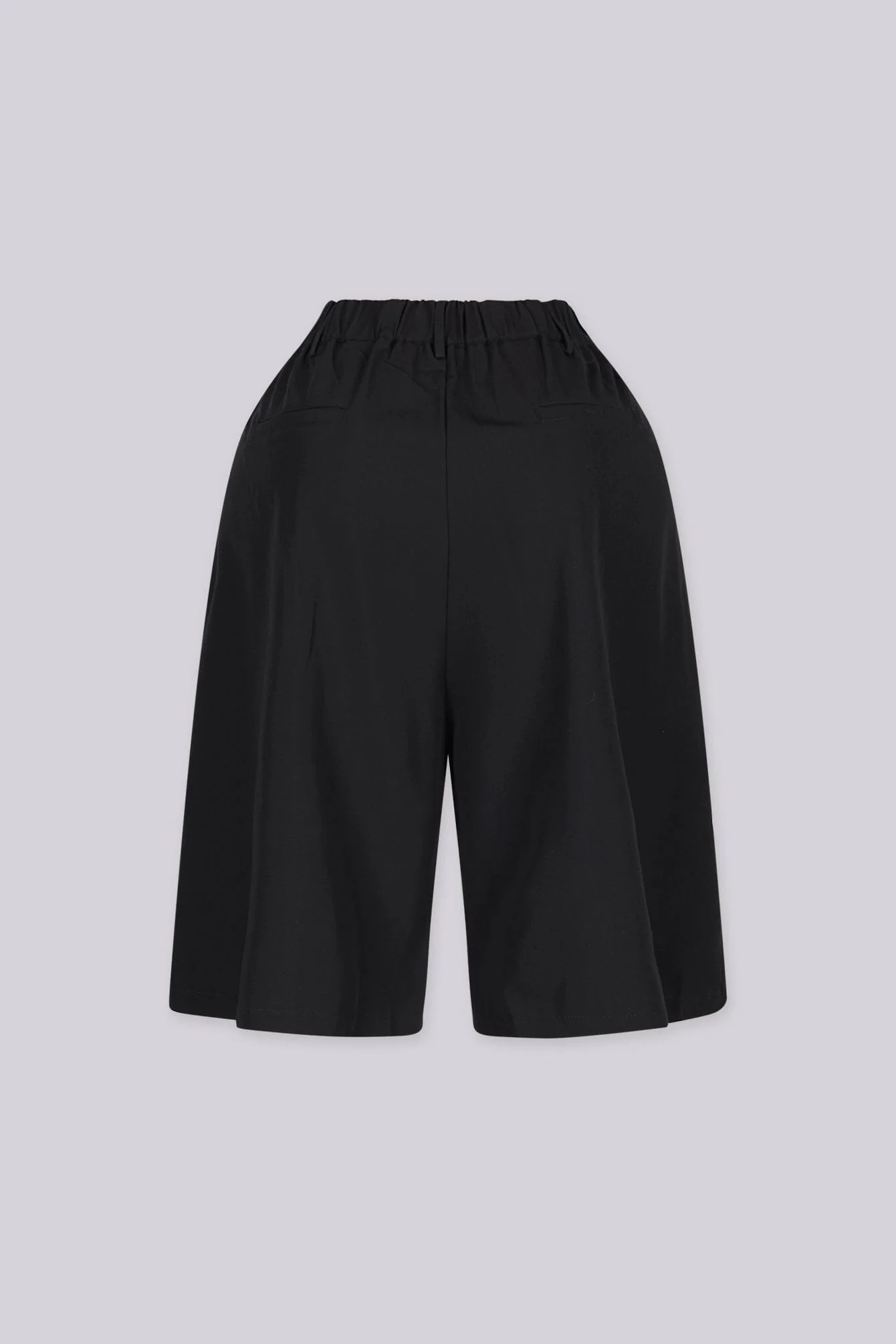Copenhagen Pleated Bermuda Shorts - Image 4