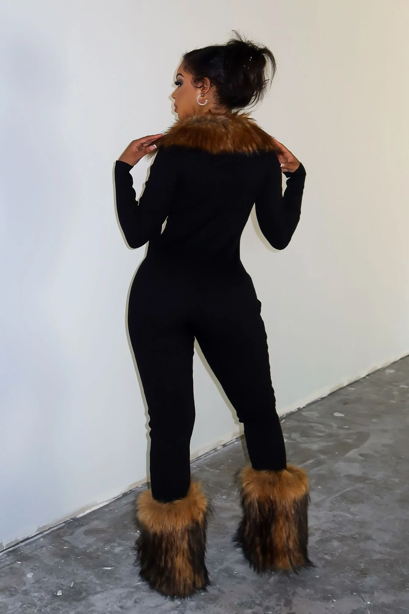 KS Power knit Jumpsuit With Fur Collar - Image 5