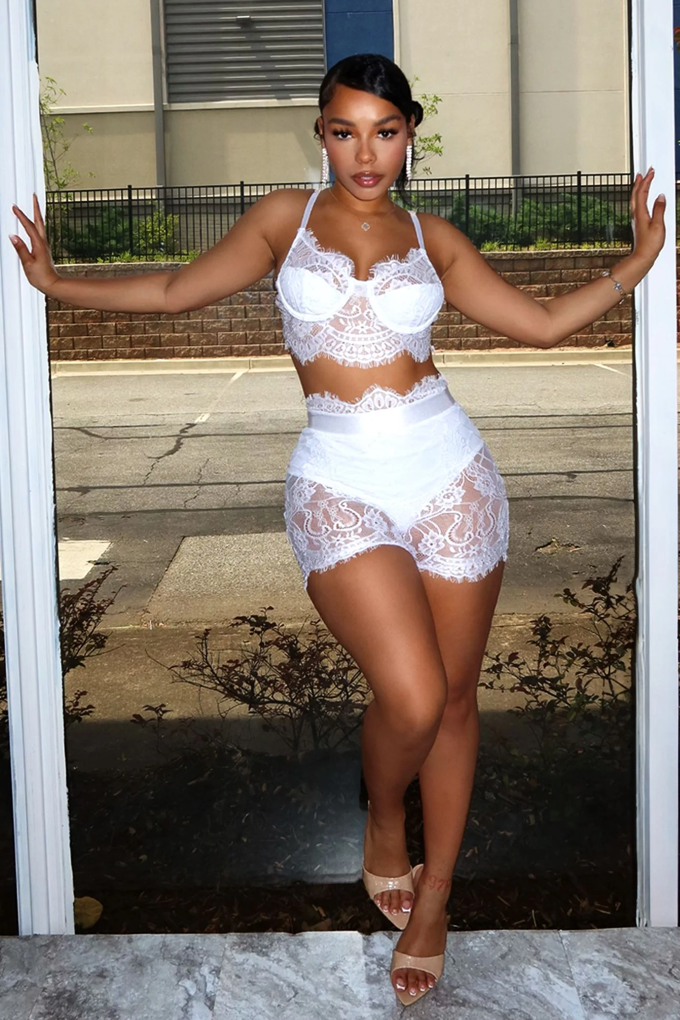 Relapse Lace Bustier & Shorts SET - Image 3