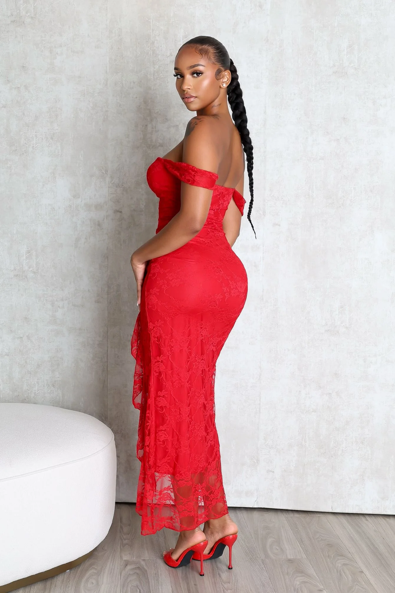 She Walks in Lace Dress - Image 6
