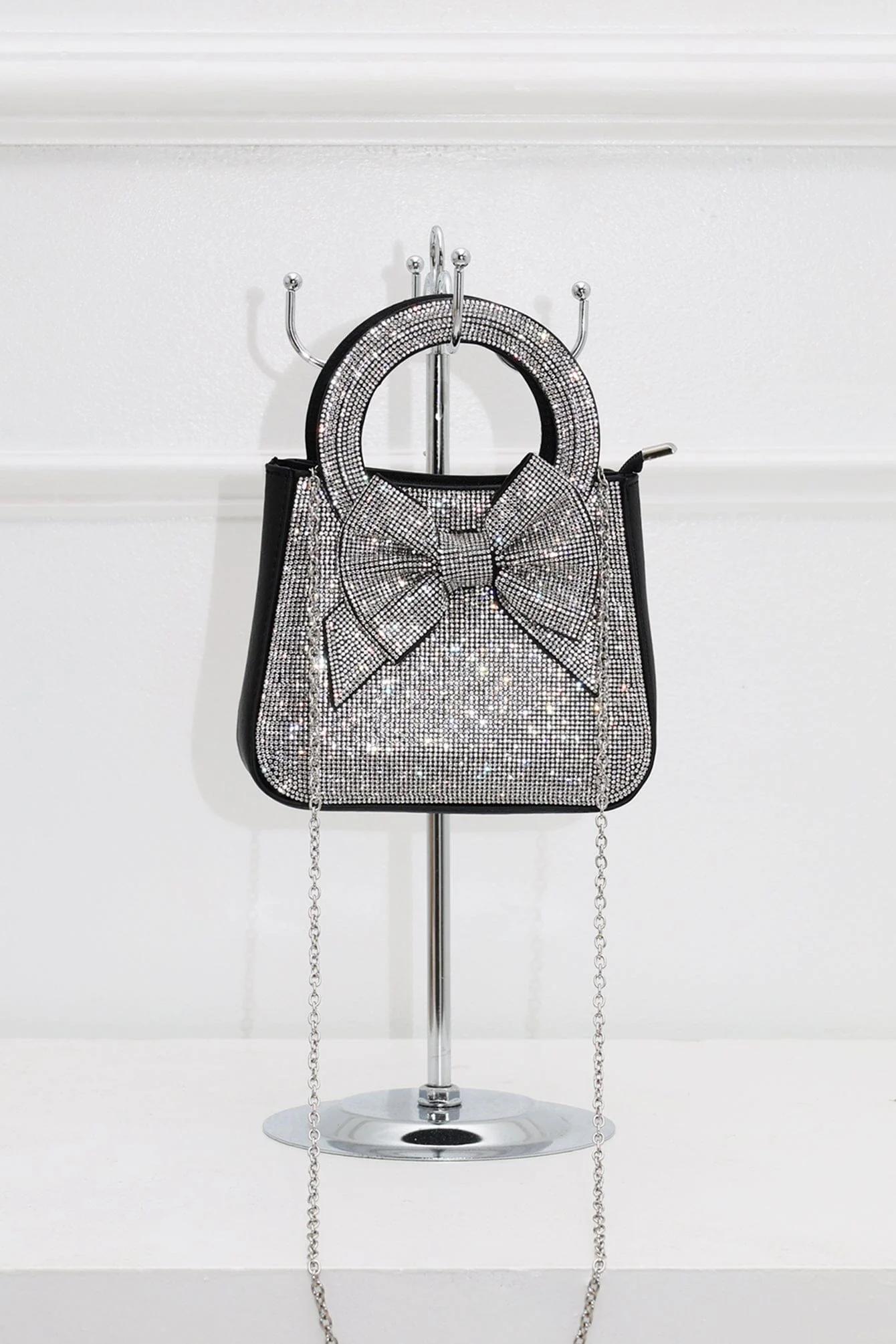 Sweet Yet Bold Bow Clutch - Image 10