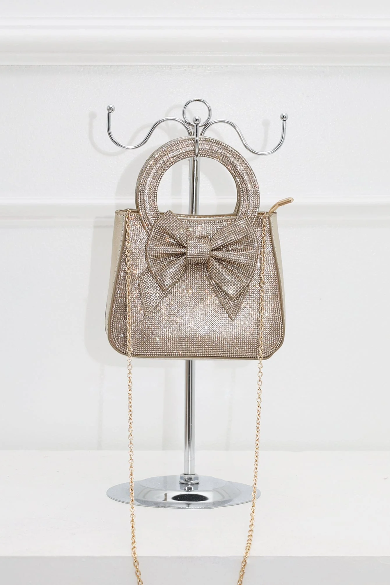 Sweet Yet Bold Bow Clutch - Image 11
