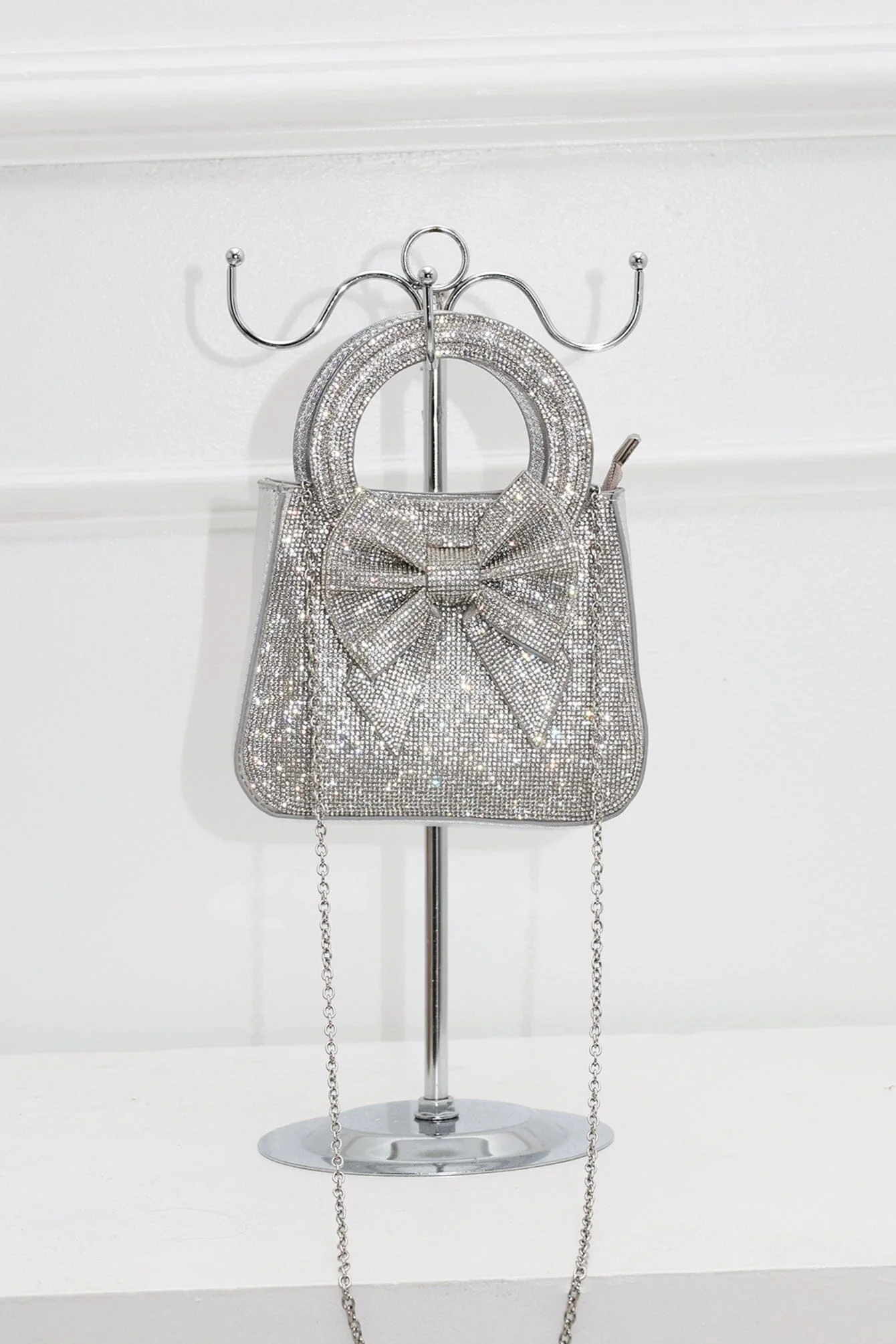 Sweet Yet Bold Bow Clutch - Image 12