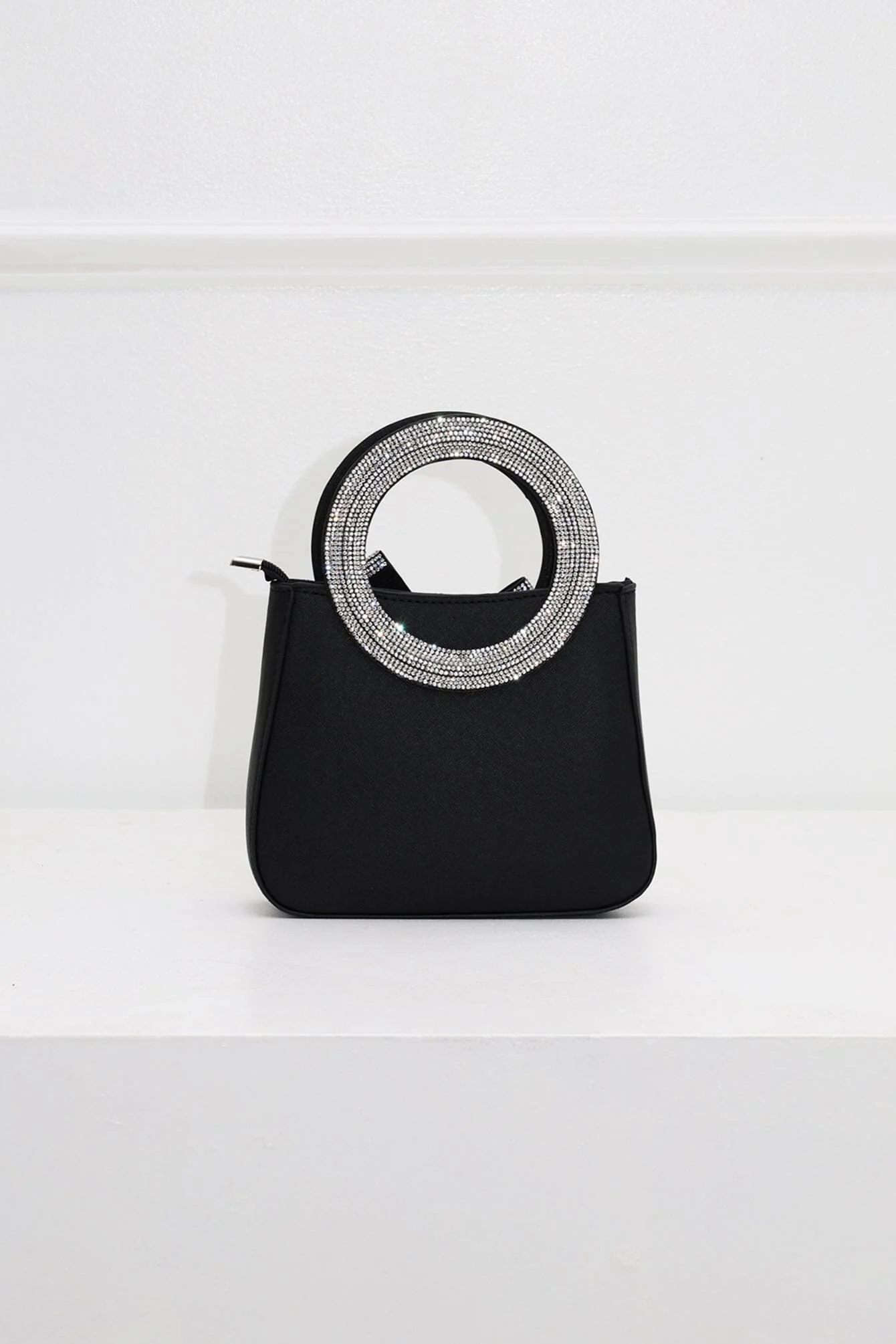 Sweet Yet Bold Bow Clutch - Image 7