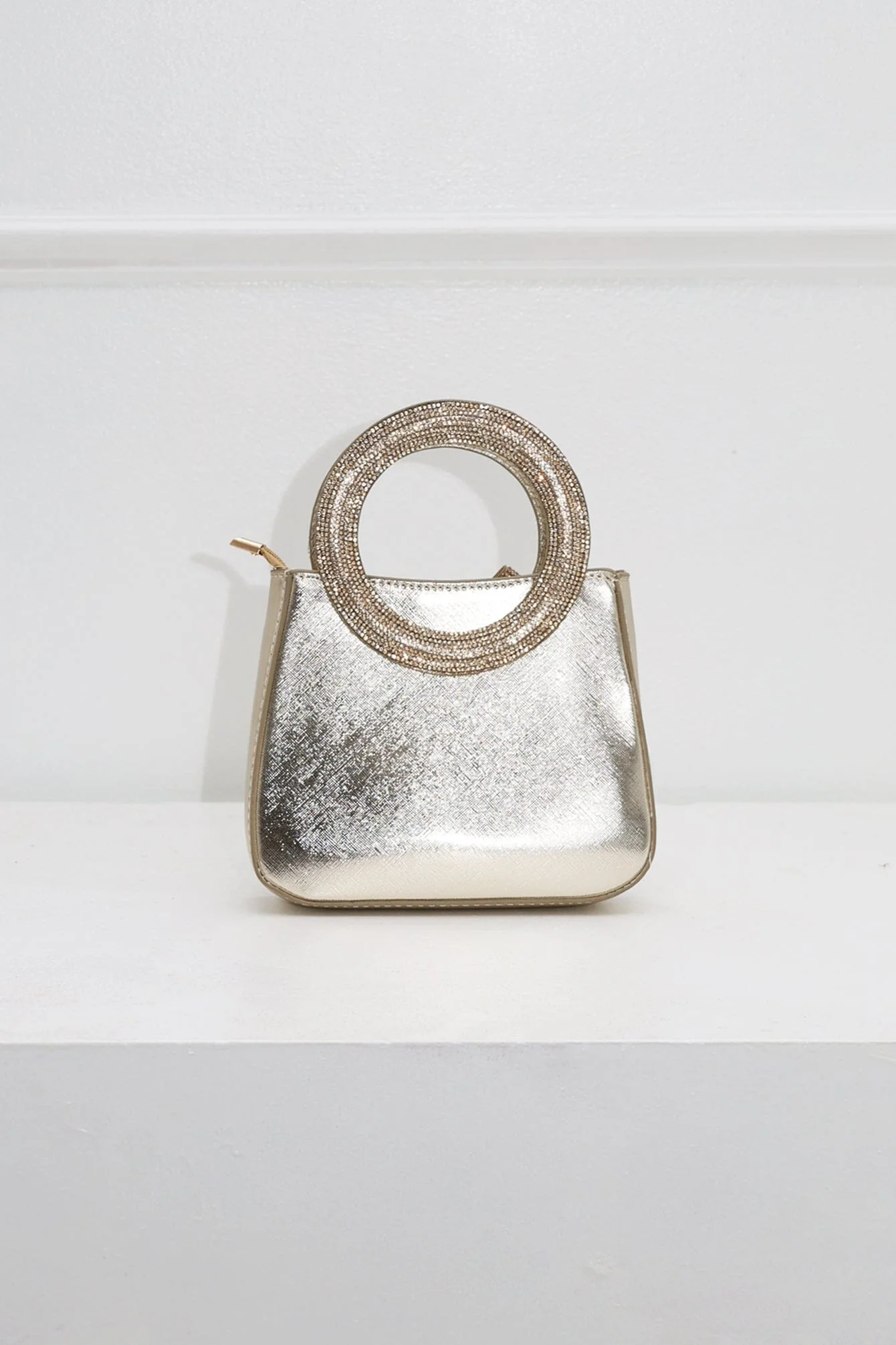 Sweet Yet Bold Bow Clutch - Image 8